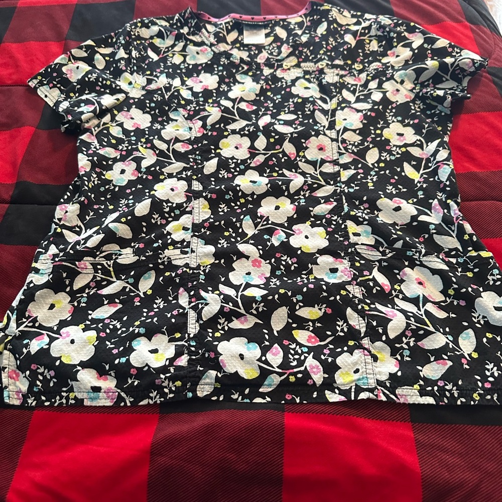 Women's Heart Soul Floral Scrub Top